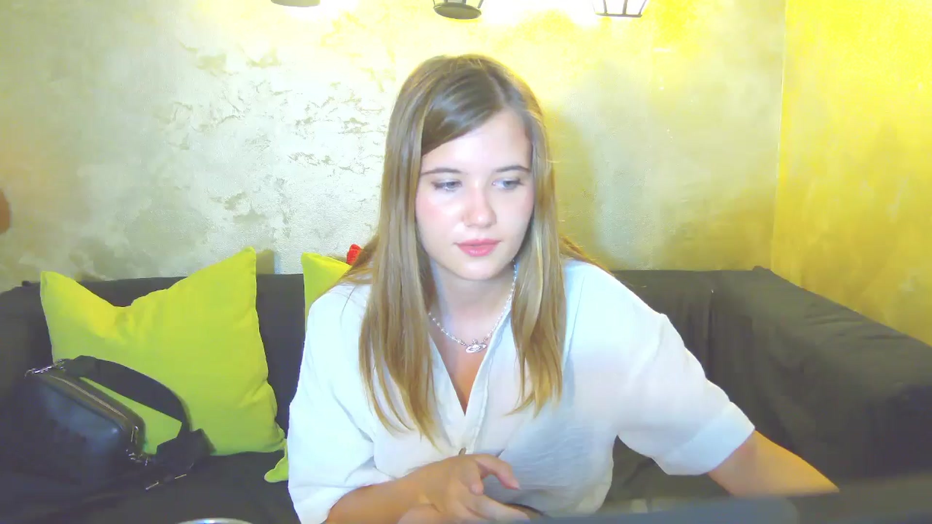 Gallery image thumbnail from Aileenaa's myfreecams stream on, 08/18/2025, 16:27 image 17 of 20