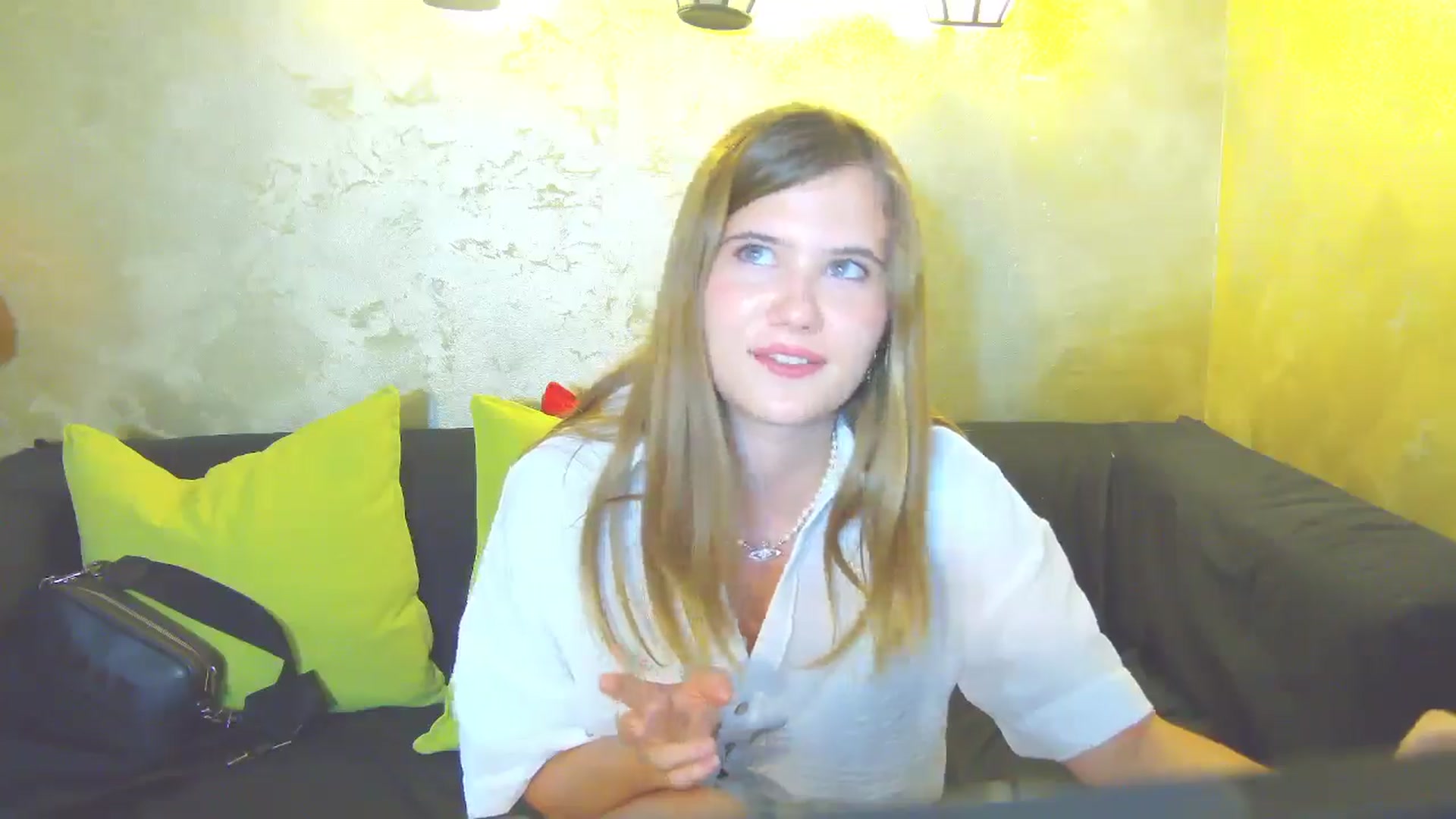 Gallery image thumbnail from Aileenaa's myfreecams stream on, 08/18/2025, 16:27 image 15 of 20
