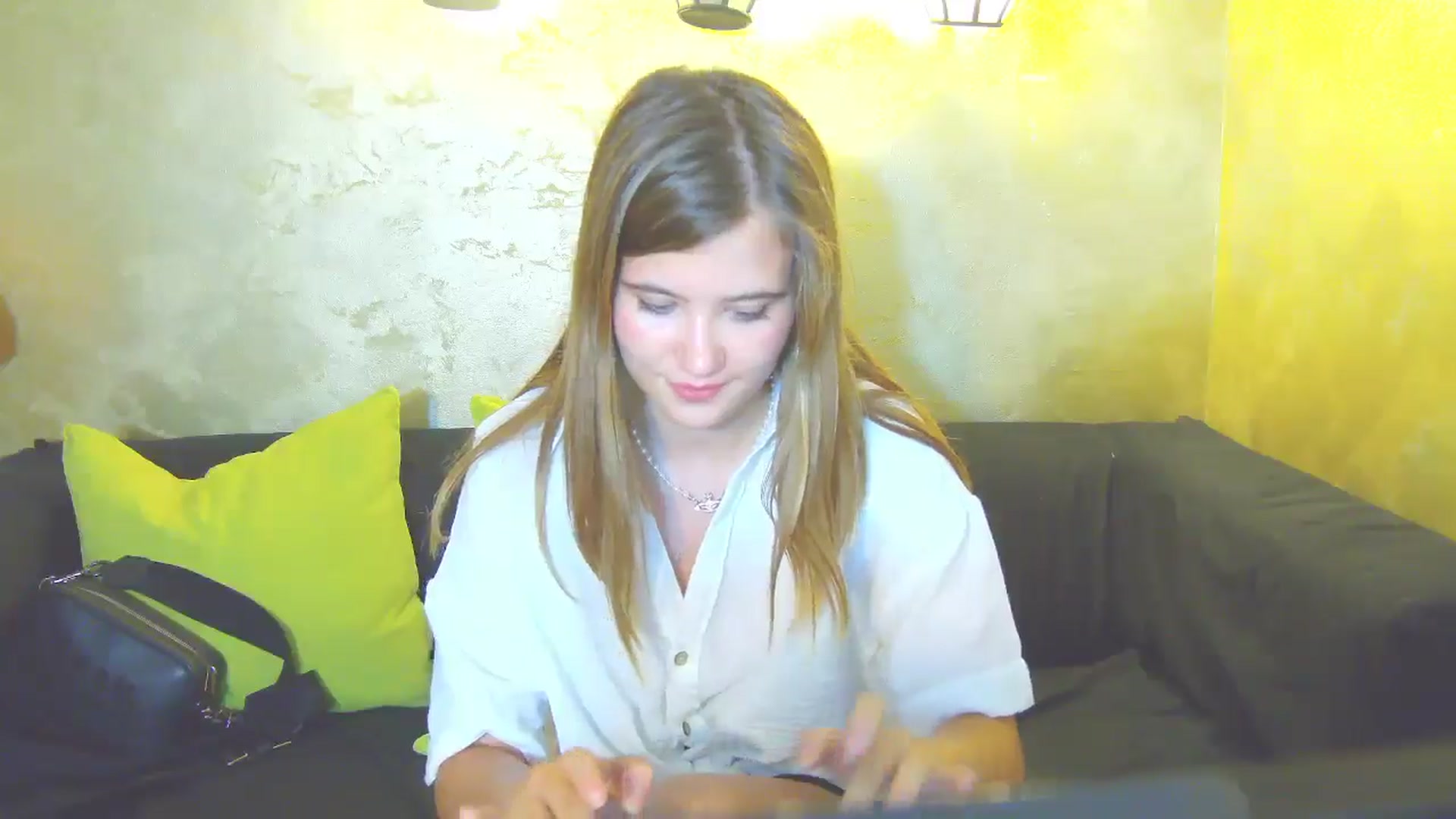 Gallery image thumbnail from Aileenaa's myfreecams stream on, 08/18/2025, 16:27 image 11 of 20