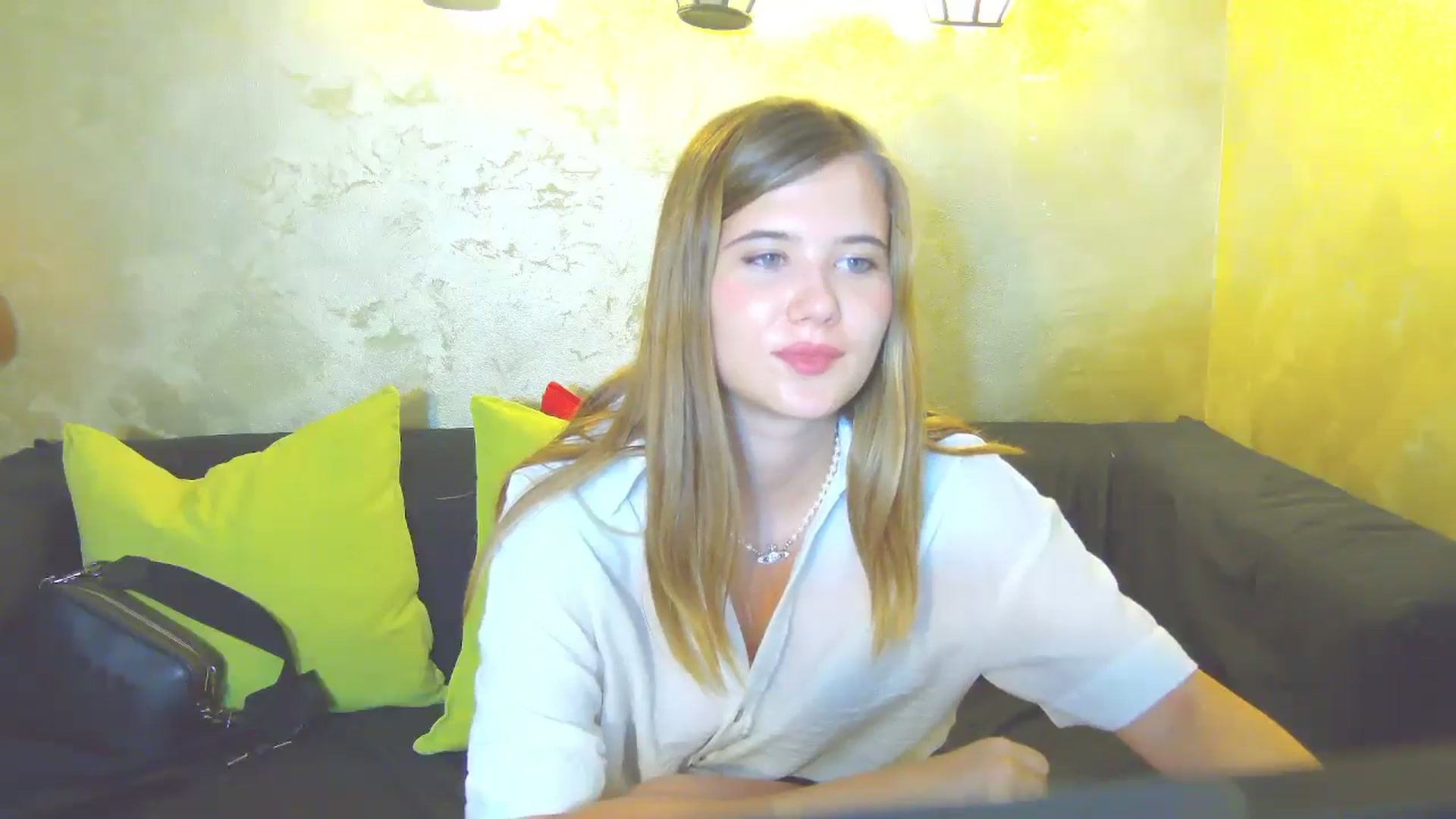 Gallery image thumbnail from Aileenaa's myfreecams stream on, 08/18/2025, 16:27 image 9 of 20