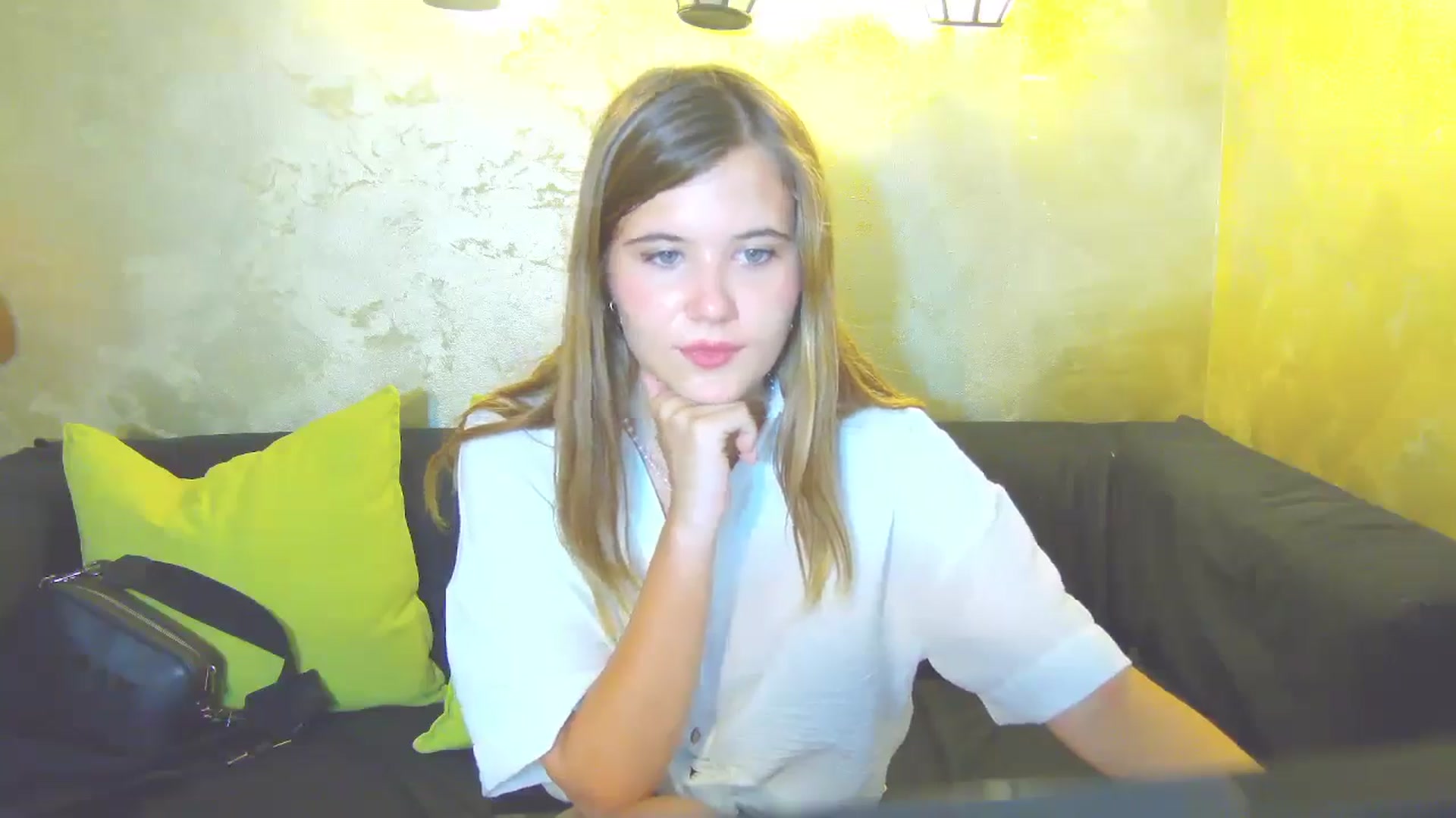 Gallery image thumbnail from Aileenaa's myfreecams stream on, 08/18/2025, 16:27 image 5 of 20
