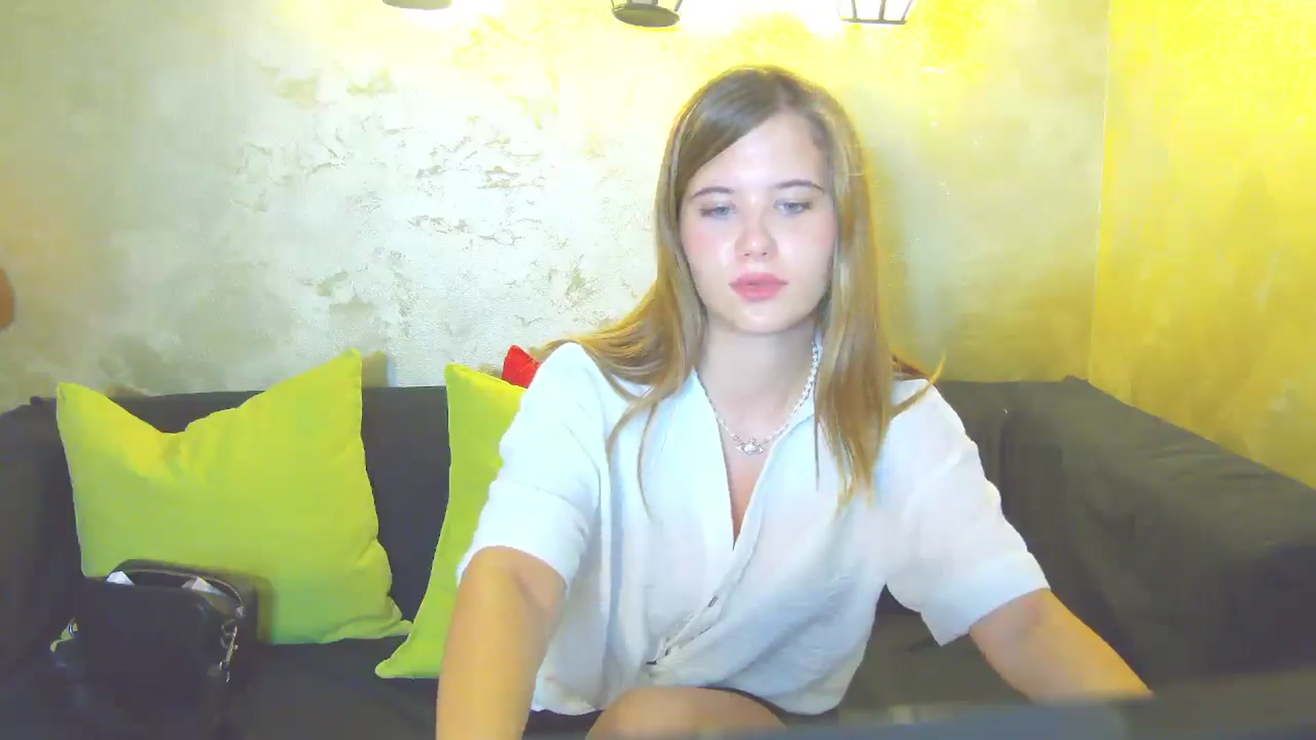 Gallery image thumbnail from Aileenaa's myfreecams stream on, 08/18/2025, 17:04 image 17 of 20