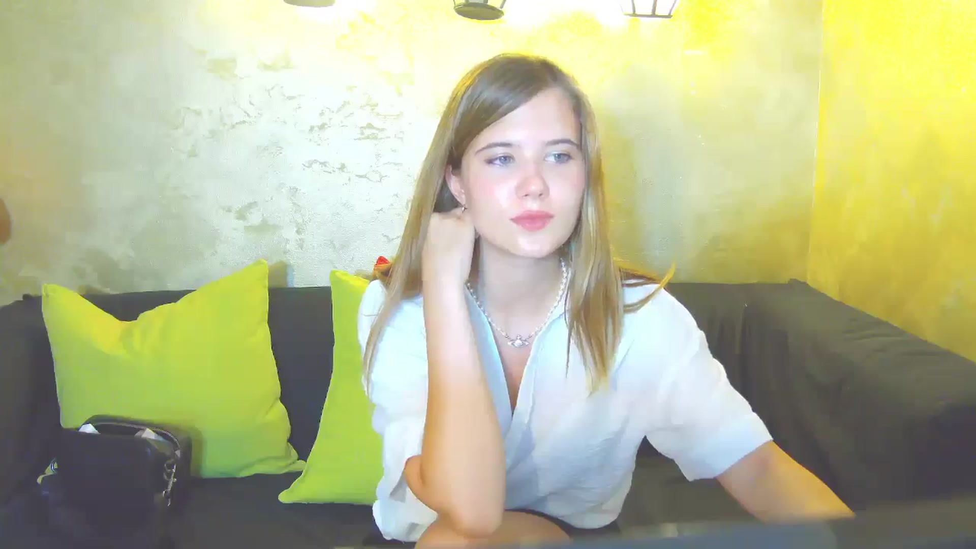 Gallery image thumbnail from Aileenaa's myfreecams stream on, 08/18/2025, 17:04 image 16 of 20