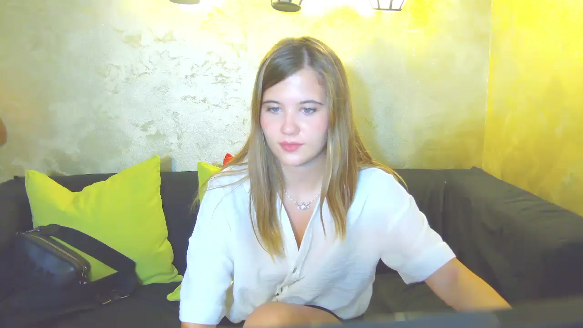 Gallery image thumbnail from Aileenaa's myfreecams stream on, 08/18/2025, 17:04 image 8 of 20