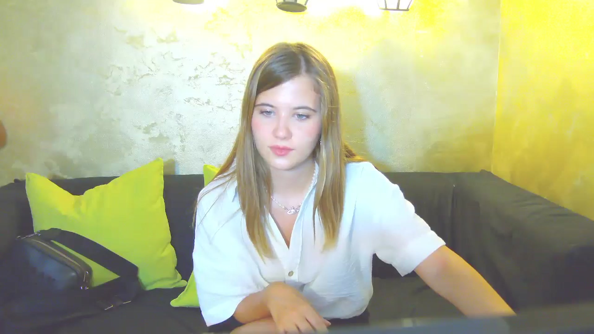 Gallery image thumbnail from Aileenaa's myfreecams stream on, 08/18/2025, 17:04 image 13 of 20