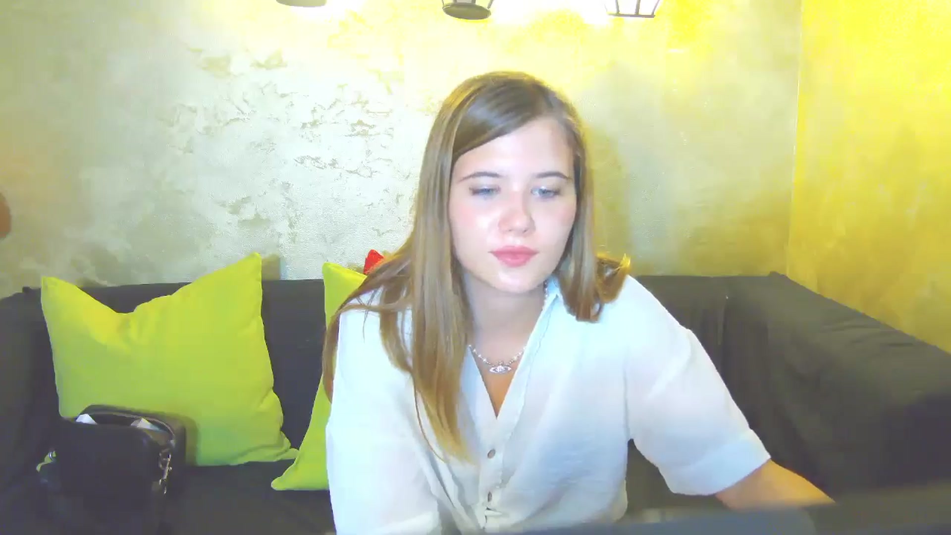 Gallery image thumbnail from Aileenaa's myfreecams stream on, 08/18/2025, 17:30 image 5 of 20