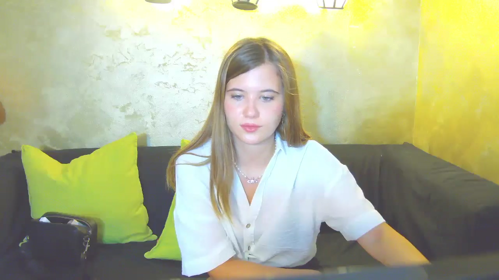 Gallery image thumbnail from Aileenaa's myfreecams stream on, 08/18/2025, 18:08 image 5 of 20