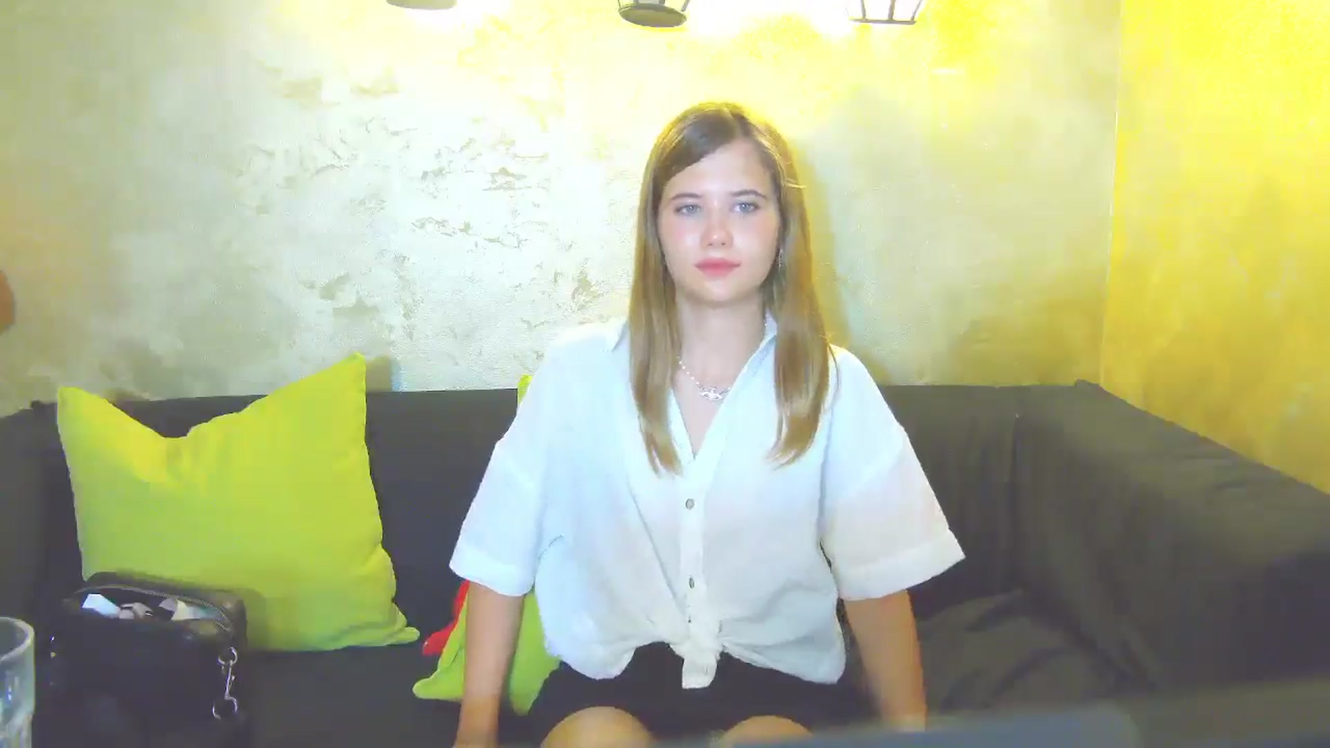 Gallery image thumbnail from Aileenaa's myfreecams stream on, 08/18/2025, 18:08 image 18 of 20