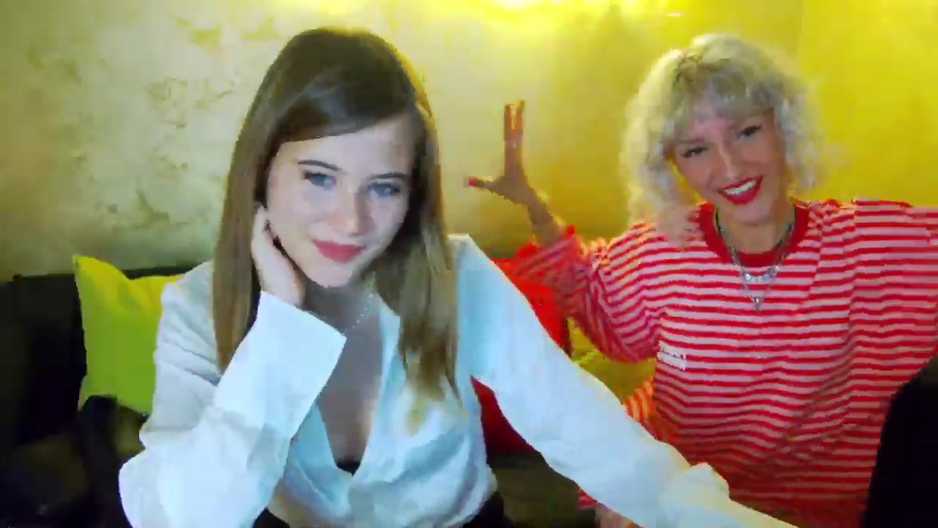 Gallery image thumbnail from Aileenaa's myfreecams stream on, 08/29/2025, 17:08 image 14 of 20