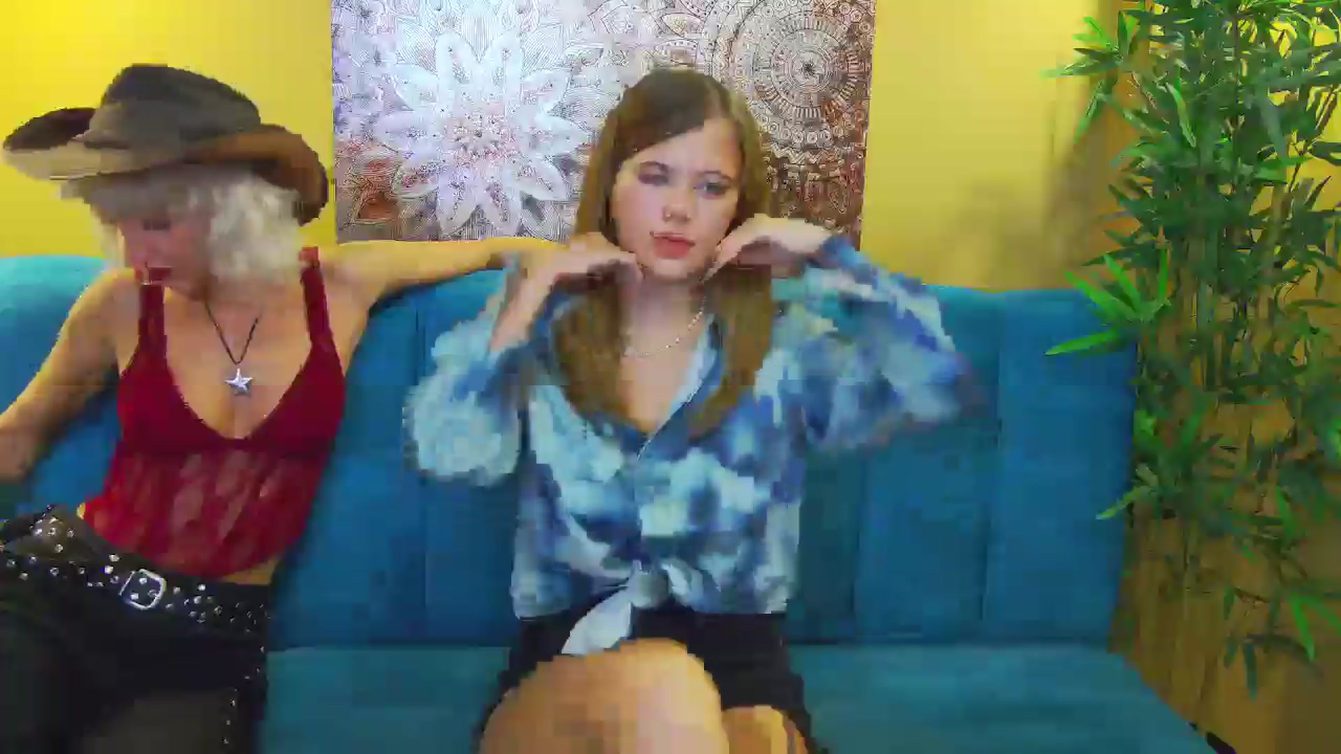 Gallery image thumbnail from Aileenaa's myfreecams stream on, 08/30/2025, 18:11 image 13 of 20