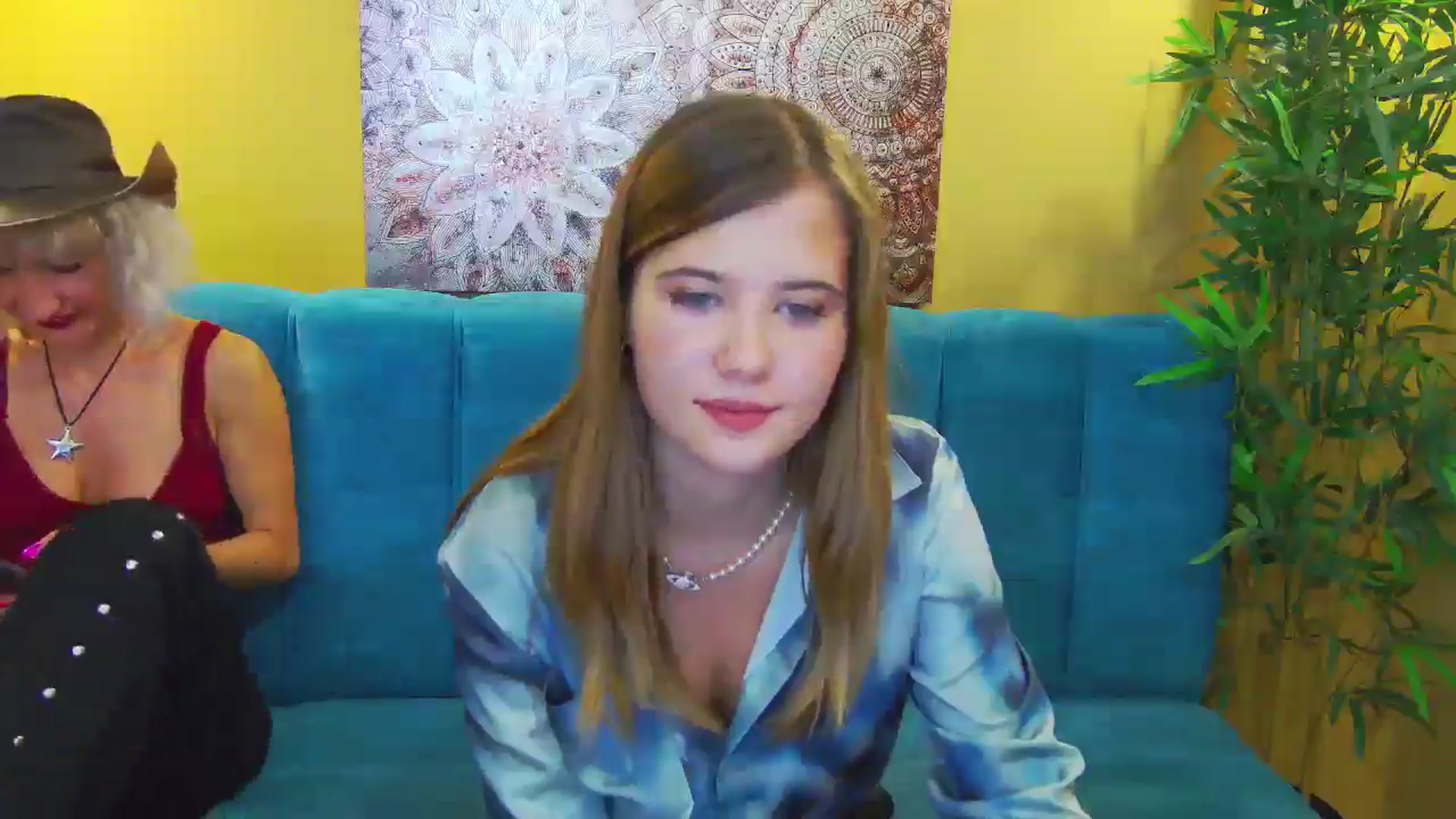 Gallery image thumbnail from Aileenaa's myfreecams stream on, 08/30/2025, 18:11 image 5 of 20