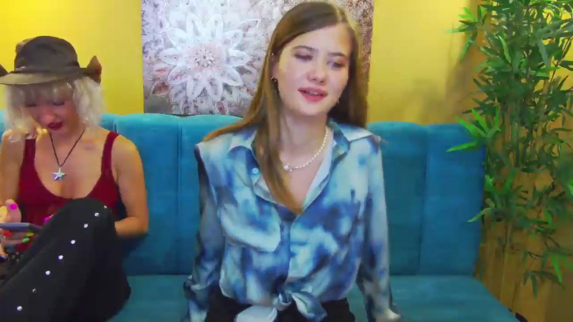 Gallery image thumbnail from Aileenaa's myfreecams stream on, 08/30/2025, 18:11 image 2 of 20
