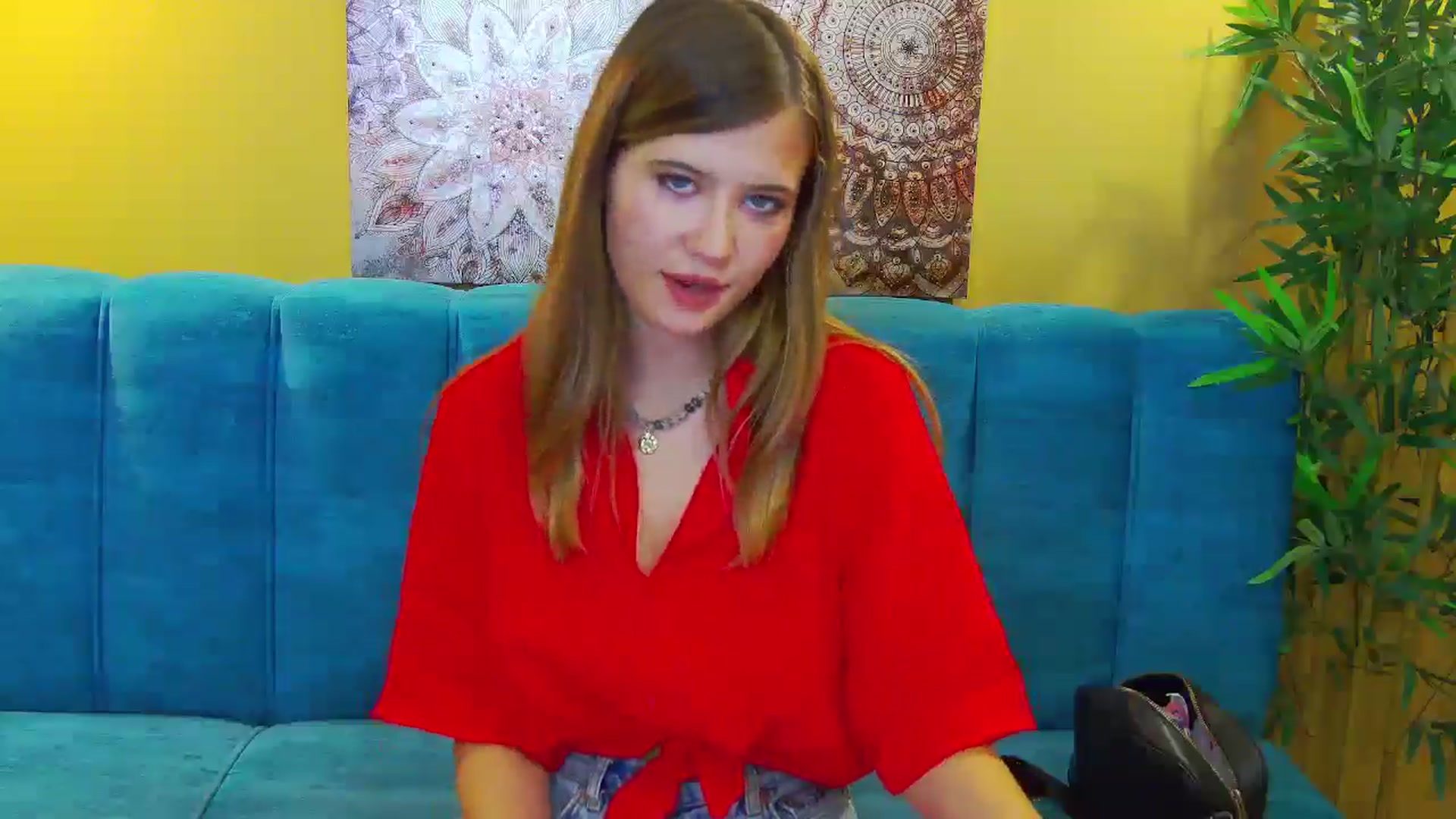 Gallery image thumbnail from Aileenaa's myfreecams stream on, 08/31/2025, 17:16 image 4 of 20