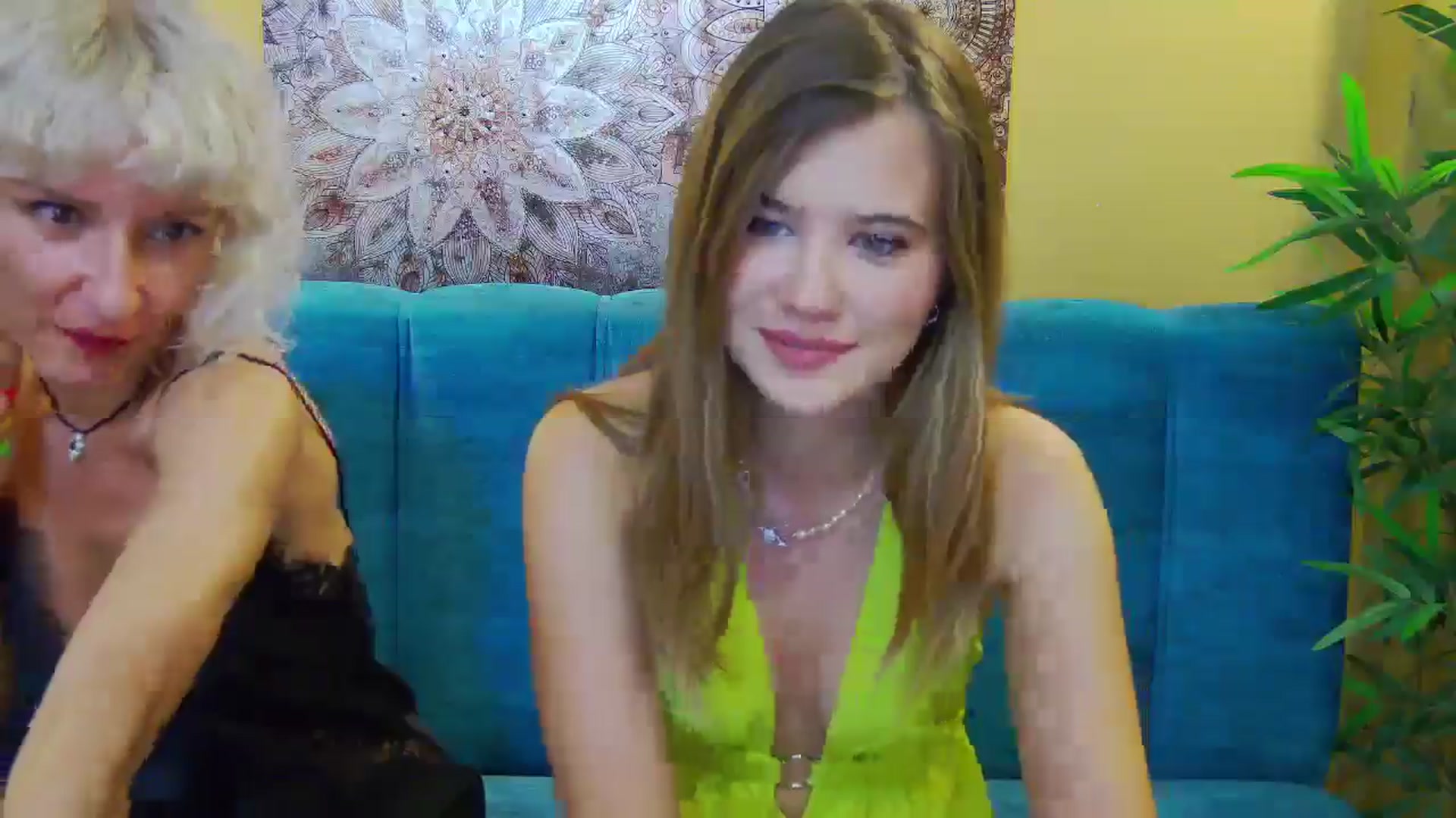 Gallery image thumbnail from Aileenaa's myfreecams stream on, 09/07/2025, 17:34 image 8 of 20