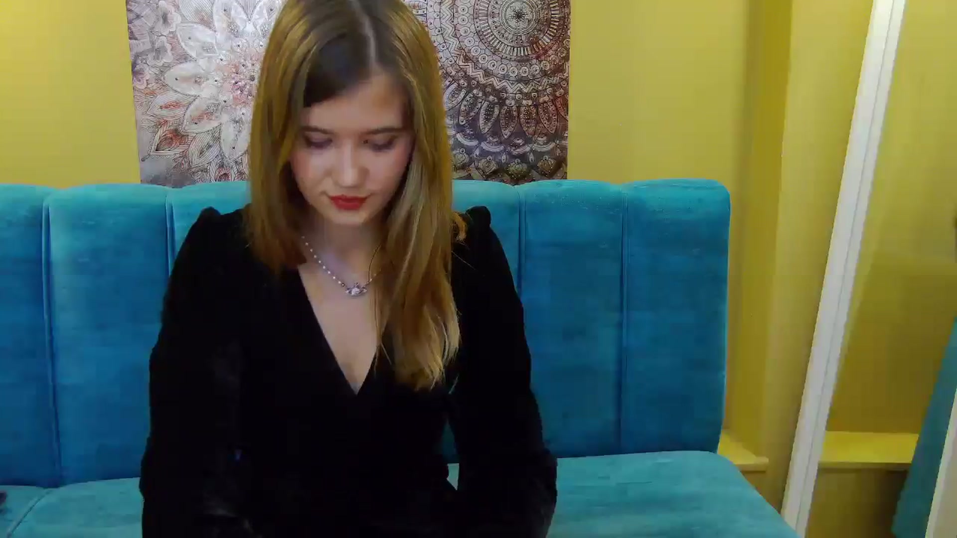 Gallery image thumbnail from Aileenaa's myfreecams stream on, 10/04/2025, 19:50 image 18 of 20