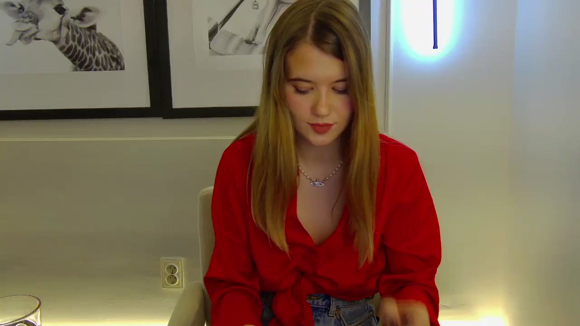 Gallery image thumbnail from Aileenaa's myfreecams stream on, 11/19/2025, 18:11 image 20 of 20