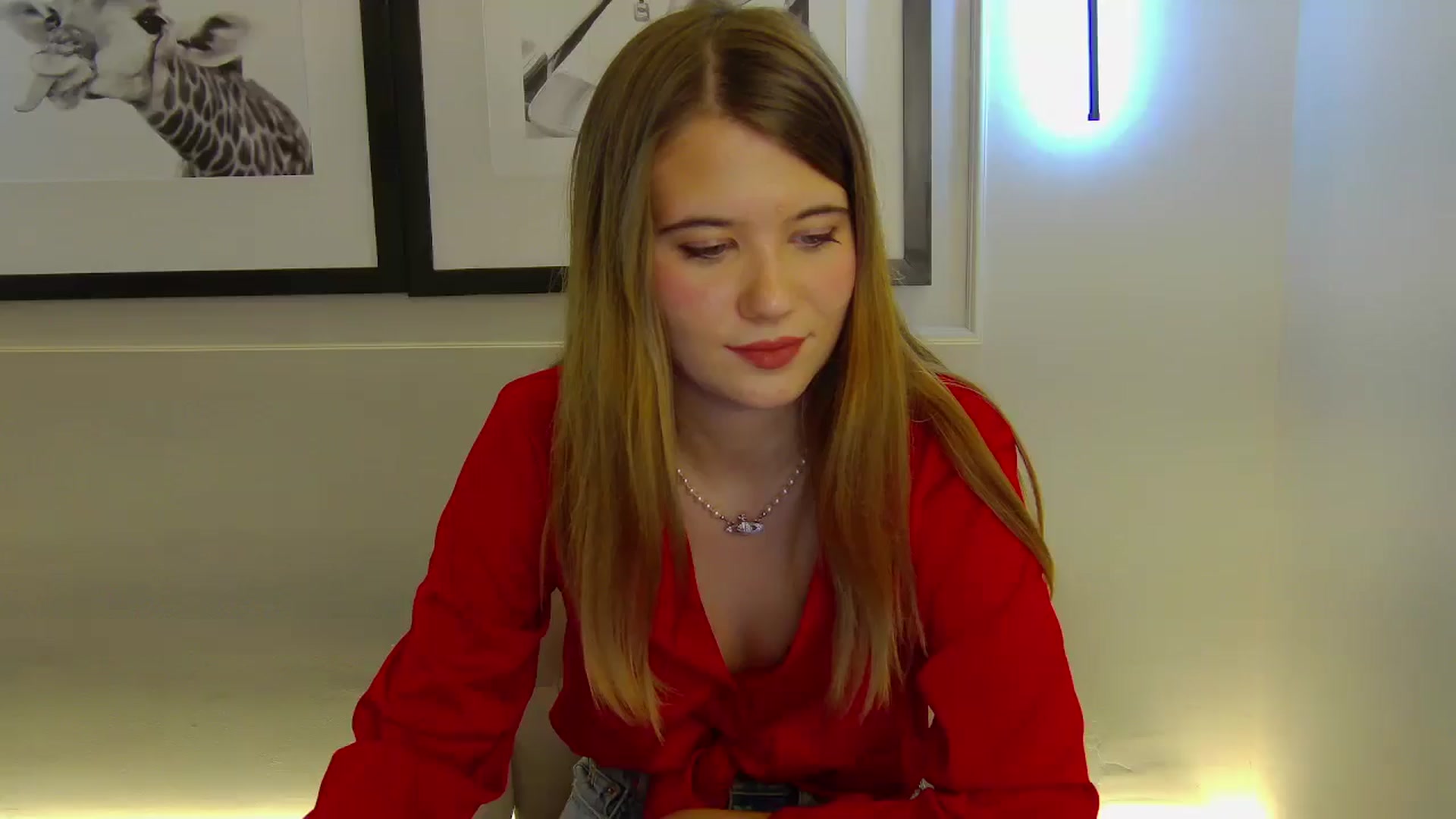 Gallery image thumbnail from Aileenaa's myfreecams stream on, 11/19/2025, 19:30 image 17 of 20