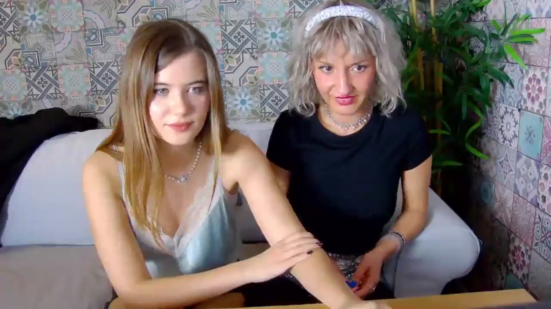 Gallery image thumbnail from Aileenaa's myfreecams stream on, 11/22/2025, 22:05 image 11 of 20