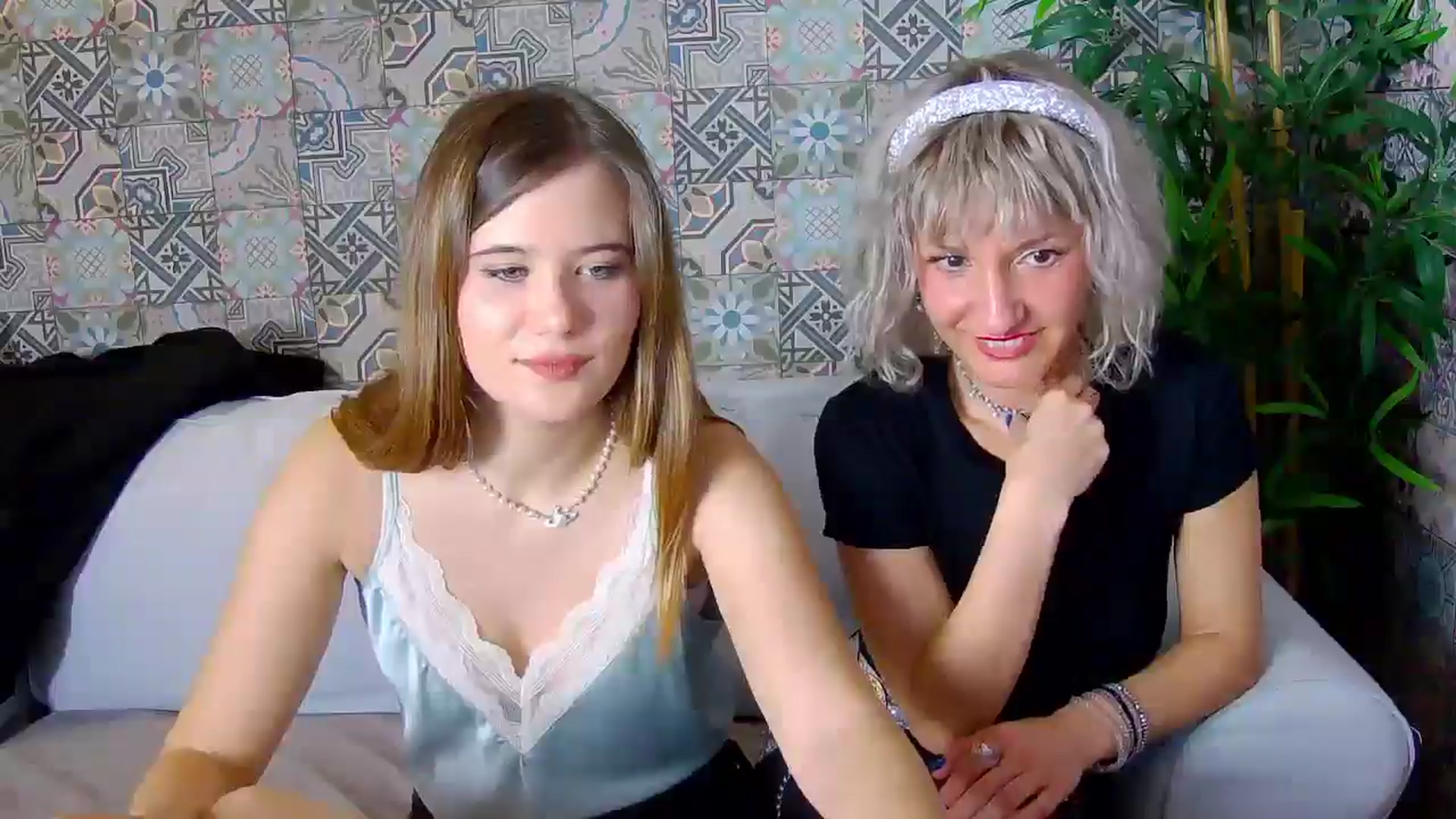 Gallery image thumbnail from Aileenaa's myfreecams stream on, 11/22/2025, 22:05 image 17 of 20