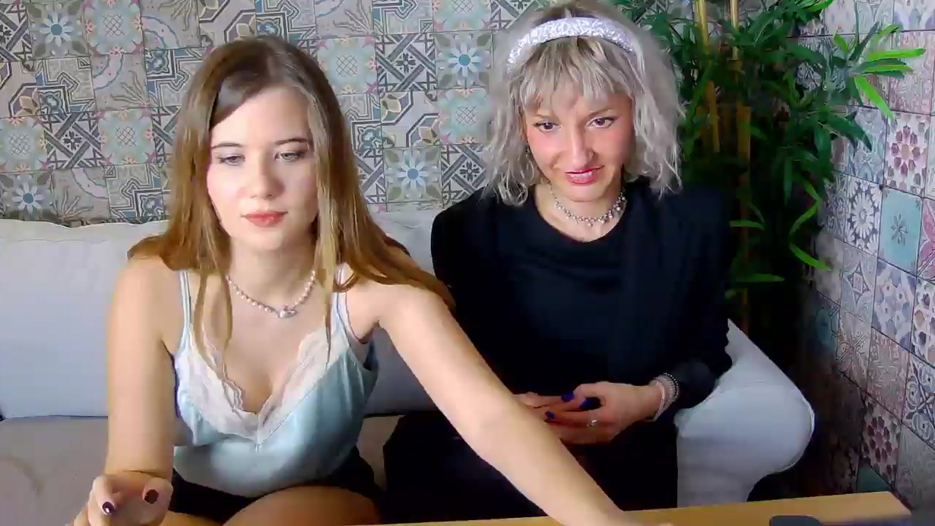 Gallery image thumbnail from Aileenaa's myfreecams stream on, 11/22/2025, 22:05 image 3 of 20