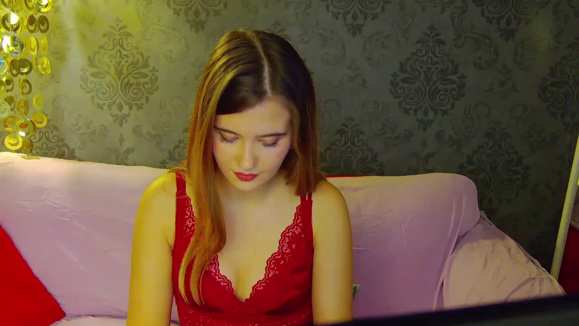Gallery image thumbnail from Aileenaa's myfreecams stream on, 11/25/2025, 19:34 image 16 of 20