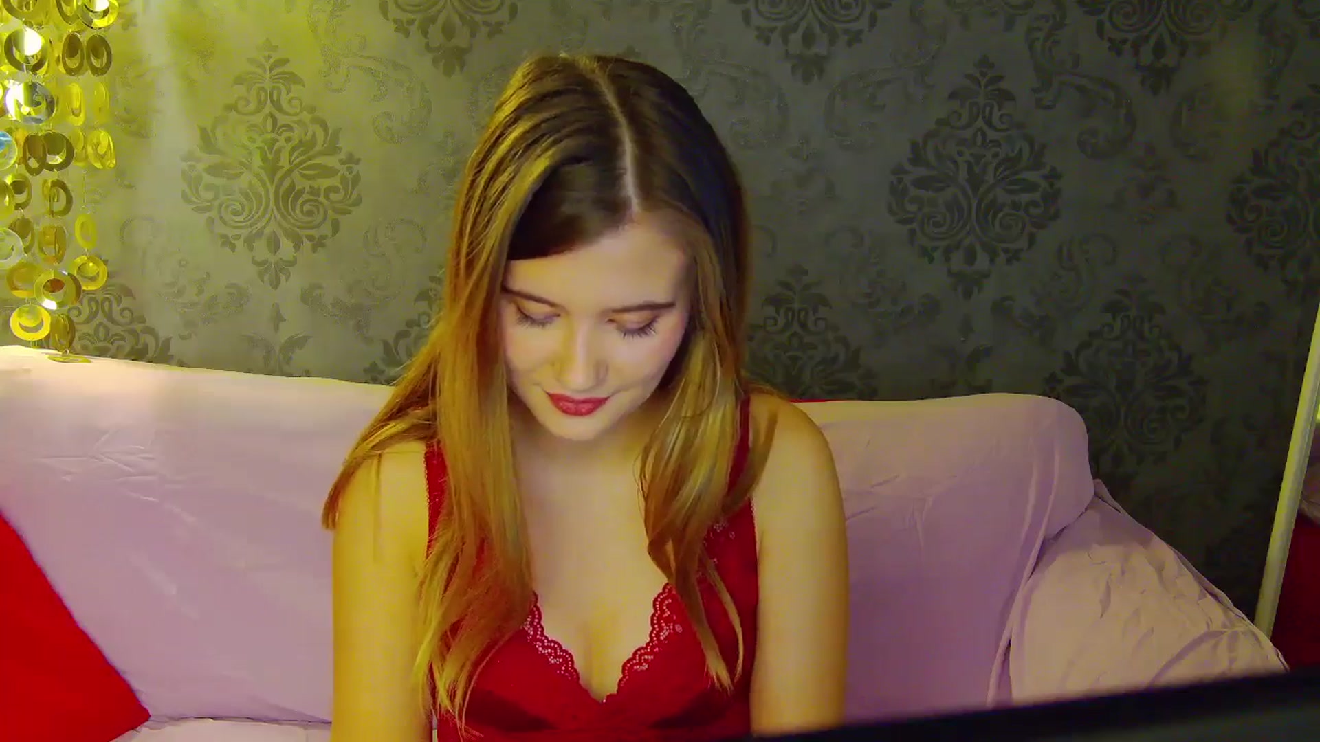 Gallery image thumbnail from Aileenaa's myfreecams stream on, 11/25/2025, 19:34 image 9 of 20