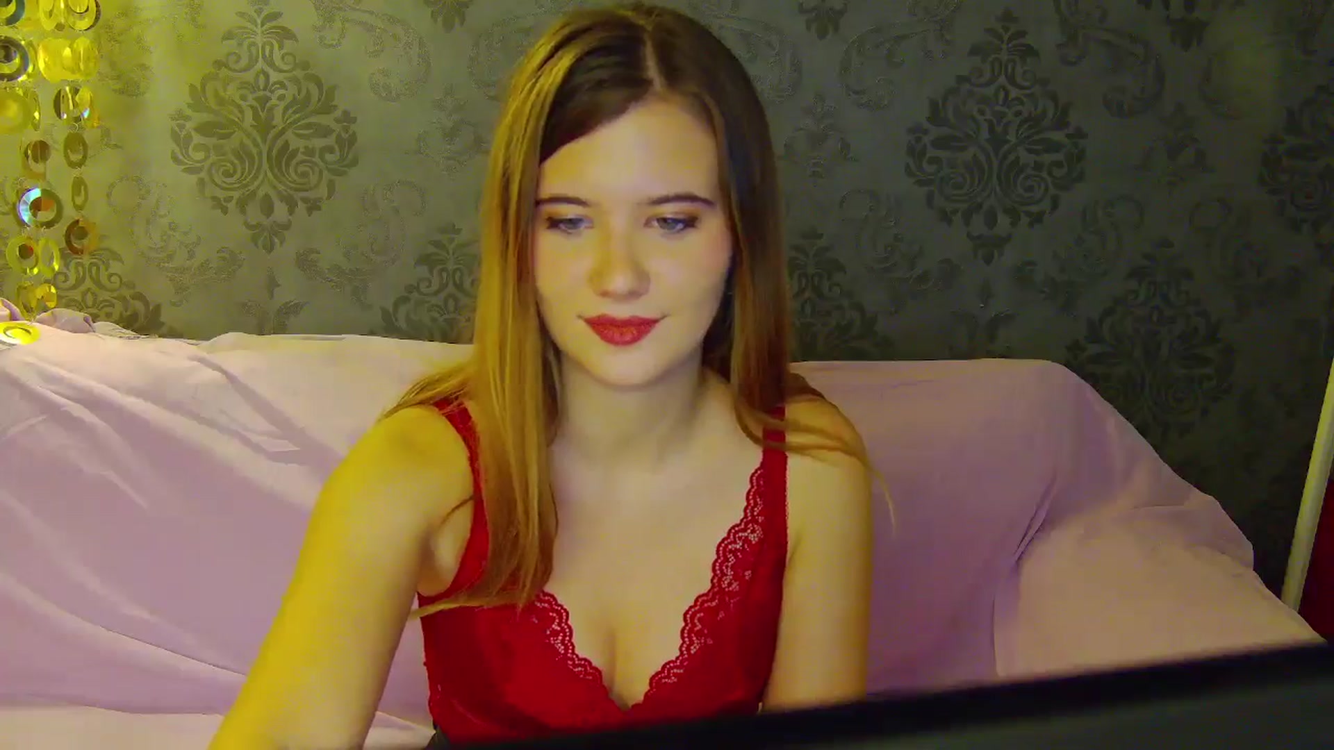 Gallery image thumbnail from Aileenaa's myfreecams stream on, 11/25/2025, 22:39 image 6 of 20