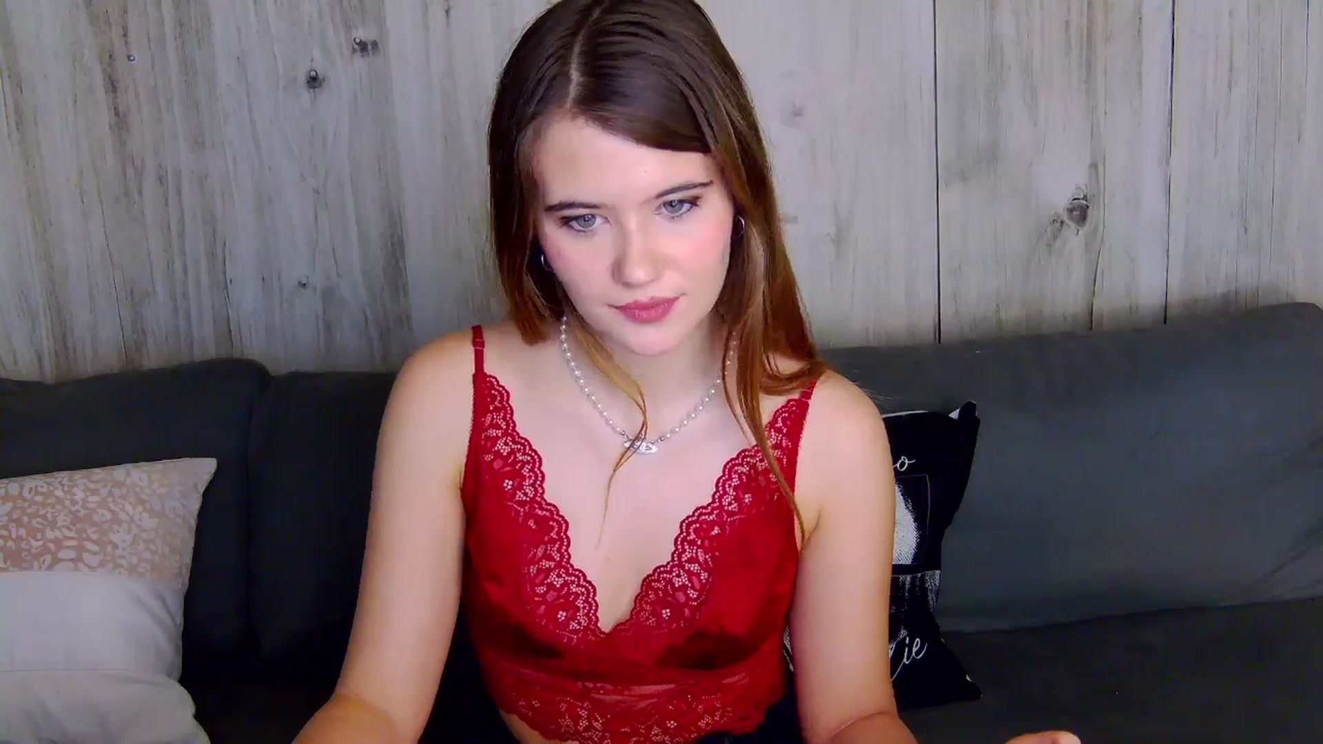 Gallery image thumbnail from Aileenaa's myfreecams stream on, 12/03/2025, 22:43 image 3 of 20