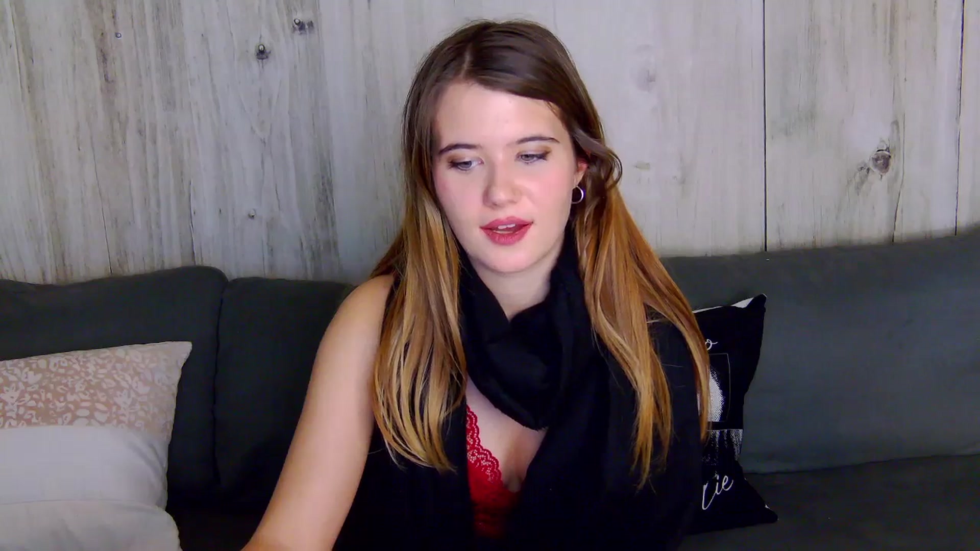 Gallery image thumbnail from Aileenaa's myfreecams stream on, 12/04/2025, 24:52 image 17 of 20
