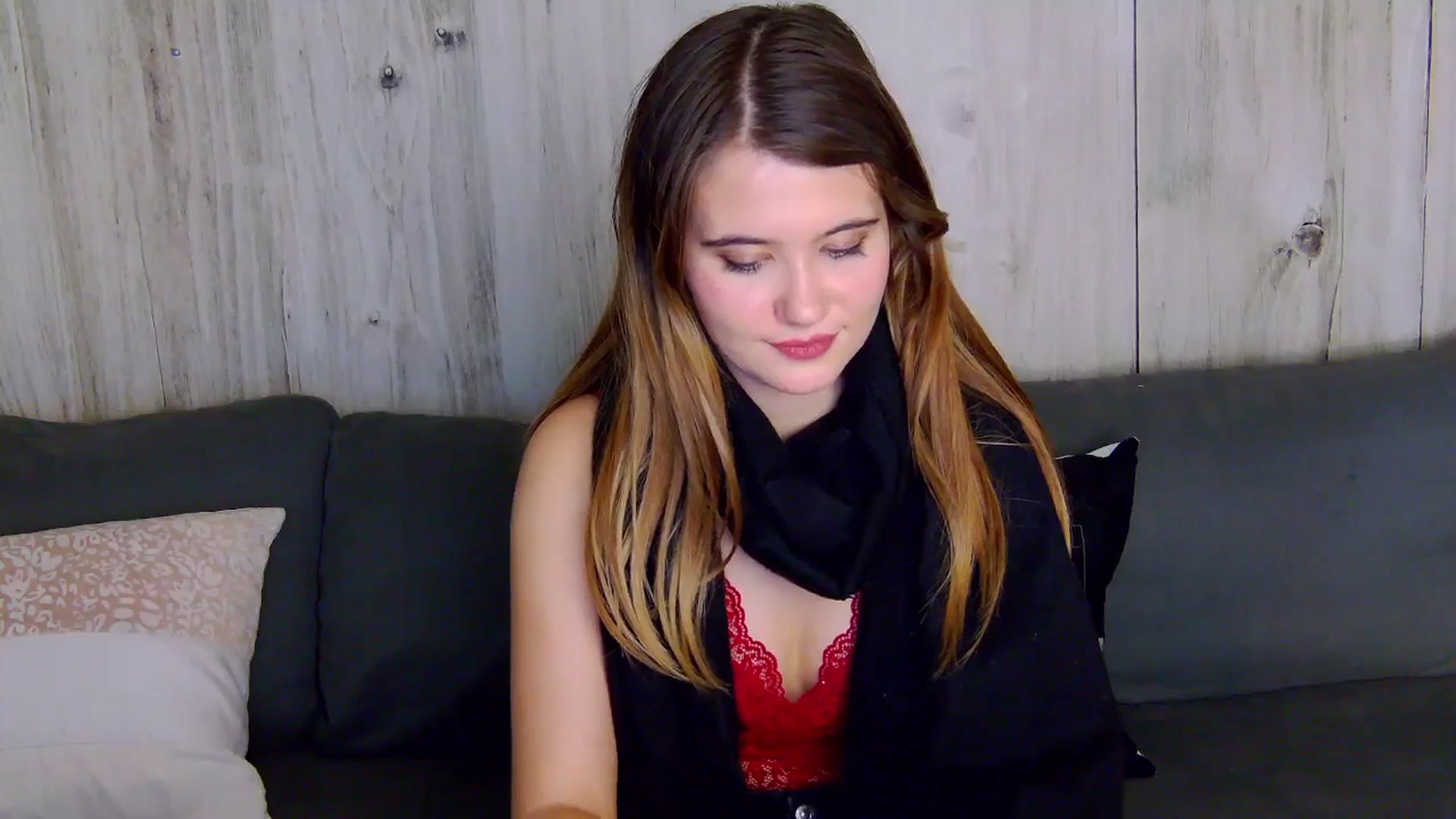 Gallery image thumbnail from Aileenaa's myfreecams stream on, 12/04/2025, 24:52 image 16 of 20
