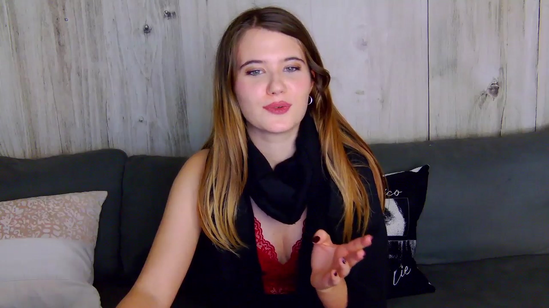 Gallery image thumbnail from Aileenaa's myfreecams stream on, 12/04/2025, 24:52 image 15 of 20