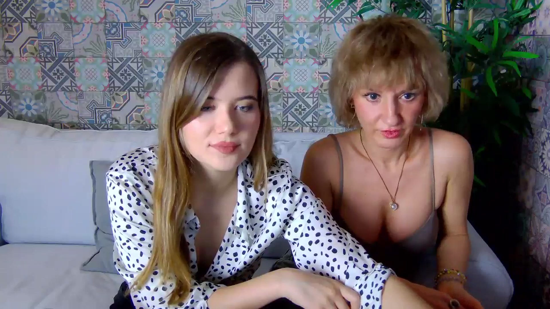Gallery image thumbnail from Aileenaa's myfreecams stream on, 12/09/2025, 18:37 image 12 of 20