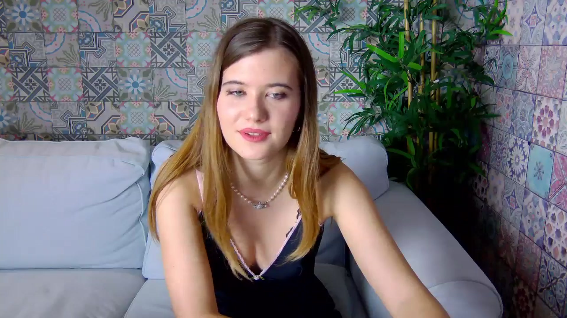 Gallery image thumbnail from Aileenaa's myfreecams stream on, 12/21/2025, 19:08 image 9 of 20