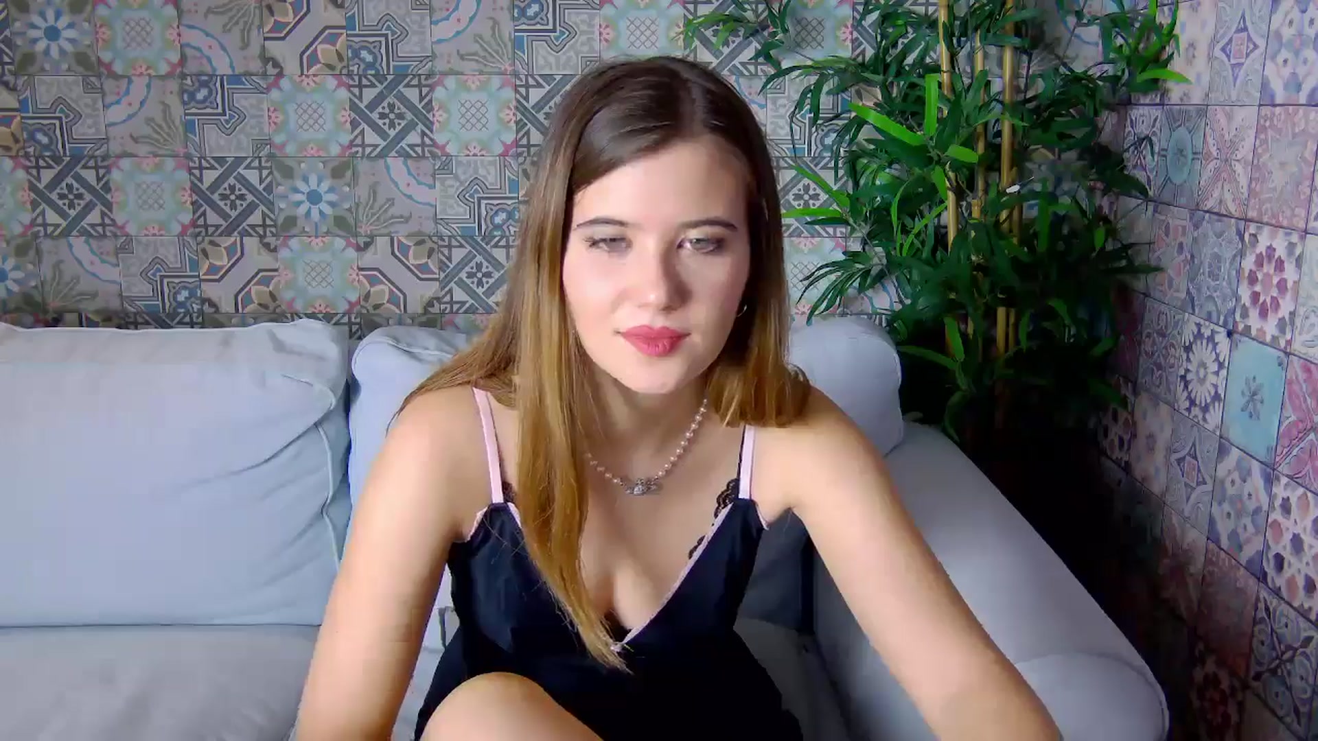 Gallery image thumbnail from Aileenaa's myfreecams stream on, 12/21/2025, 19:08 image 4 of 20
