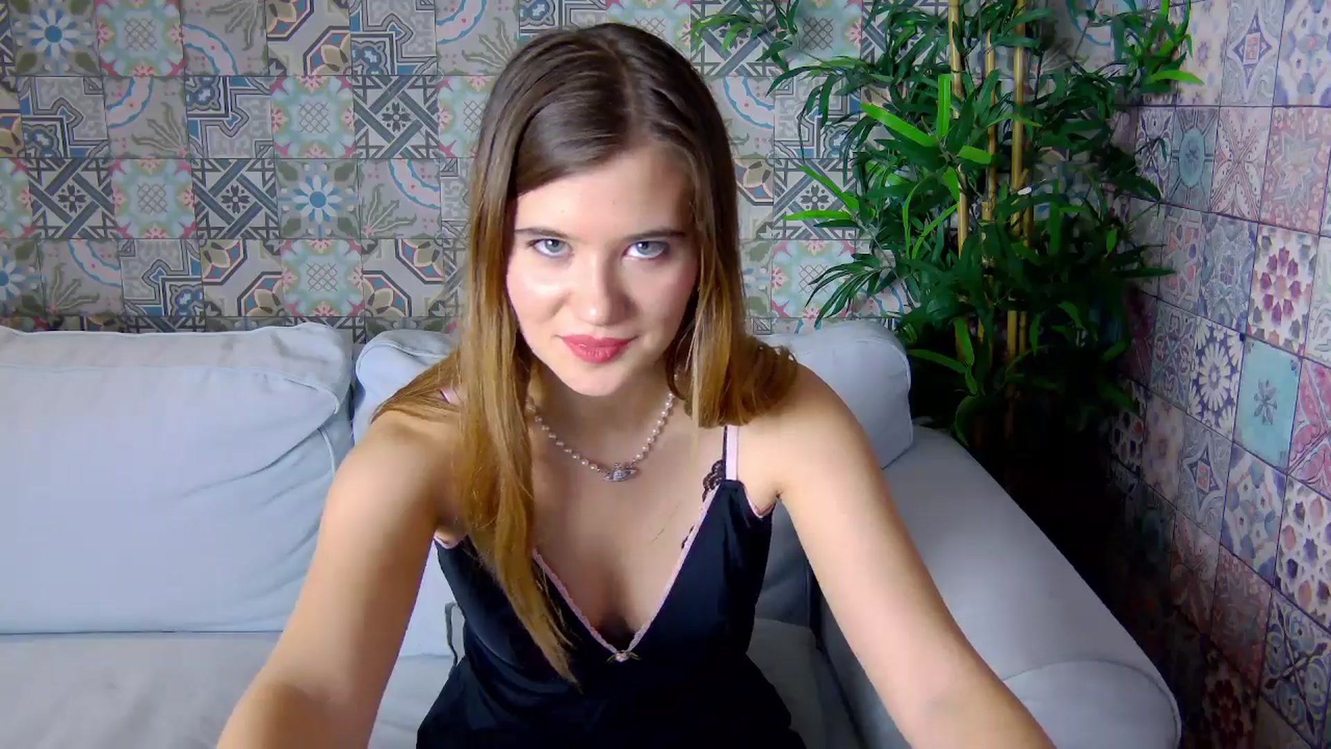 Gallery image thumbnail from Aileenaa's myfreecams stream on, 12/21/2025, 19:08 image 17 of 20