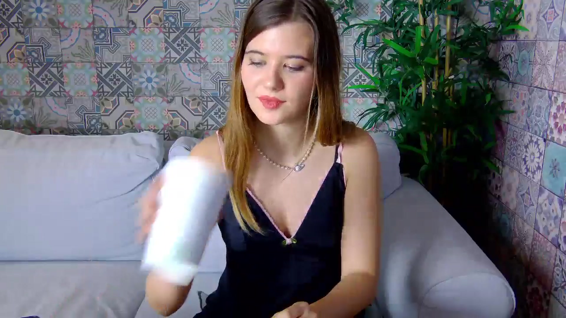 Gallery image thumbnail from Aileenaa's myfreecams stream on, 12/21/2025, 20:53 image 10 of 20