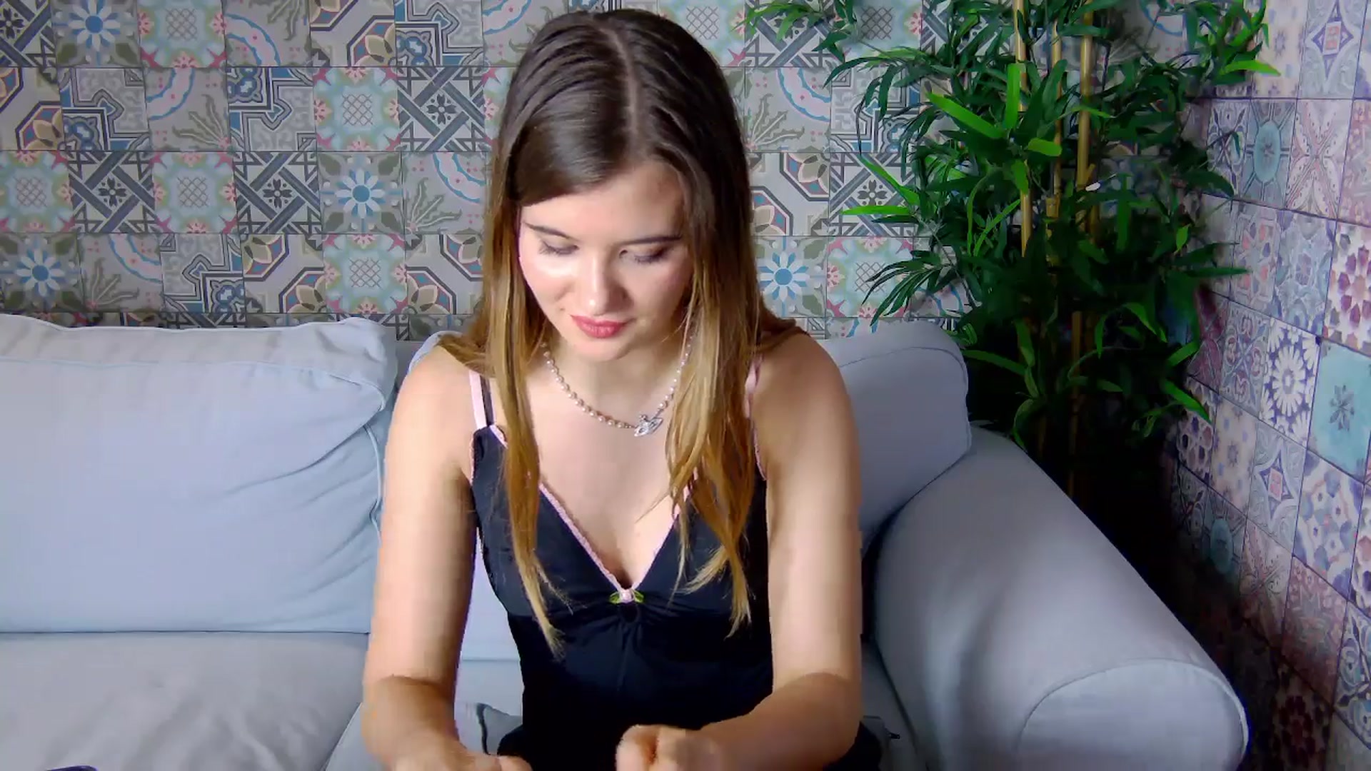 Gallery image thumbnail from Aileenaa's myfreecams stream on, 12/21/2025, 20:53 image 17 of 20