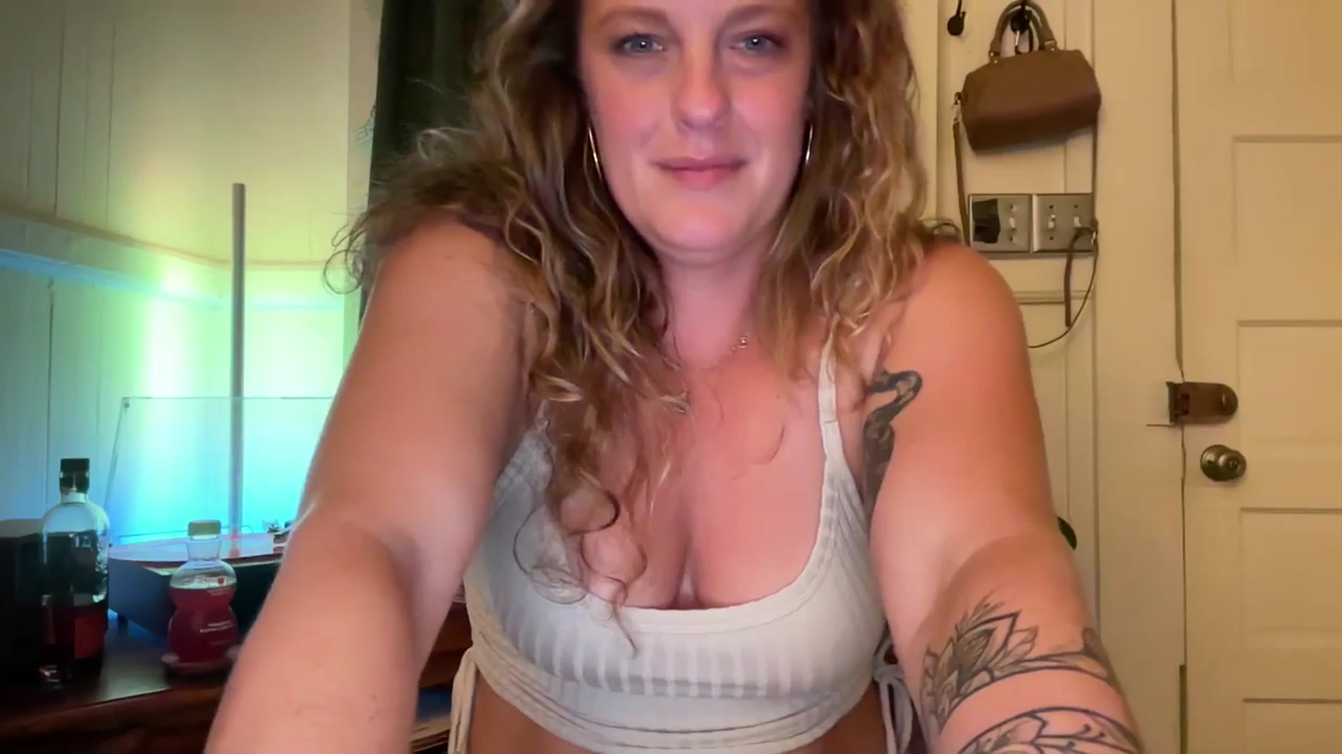 Gallery image thumbnail from Ailia's myfreecams stream on, 11/23/2024, 06:42 image 10 of 20