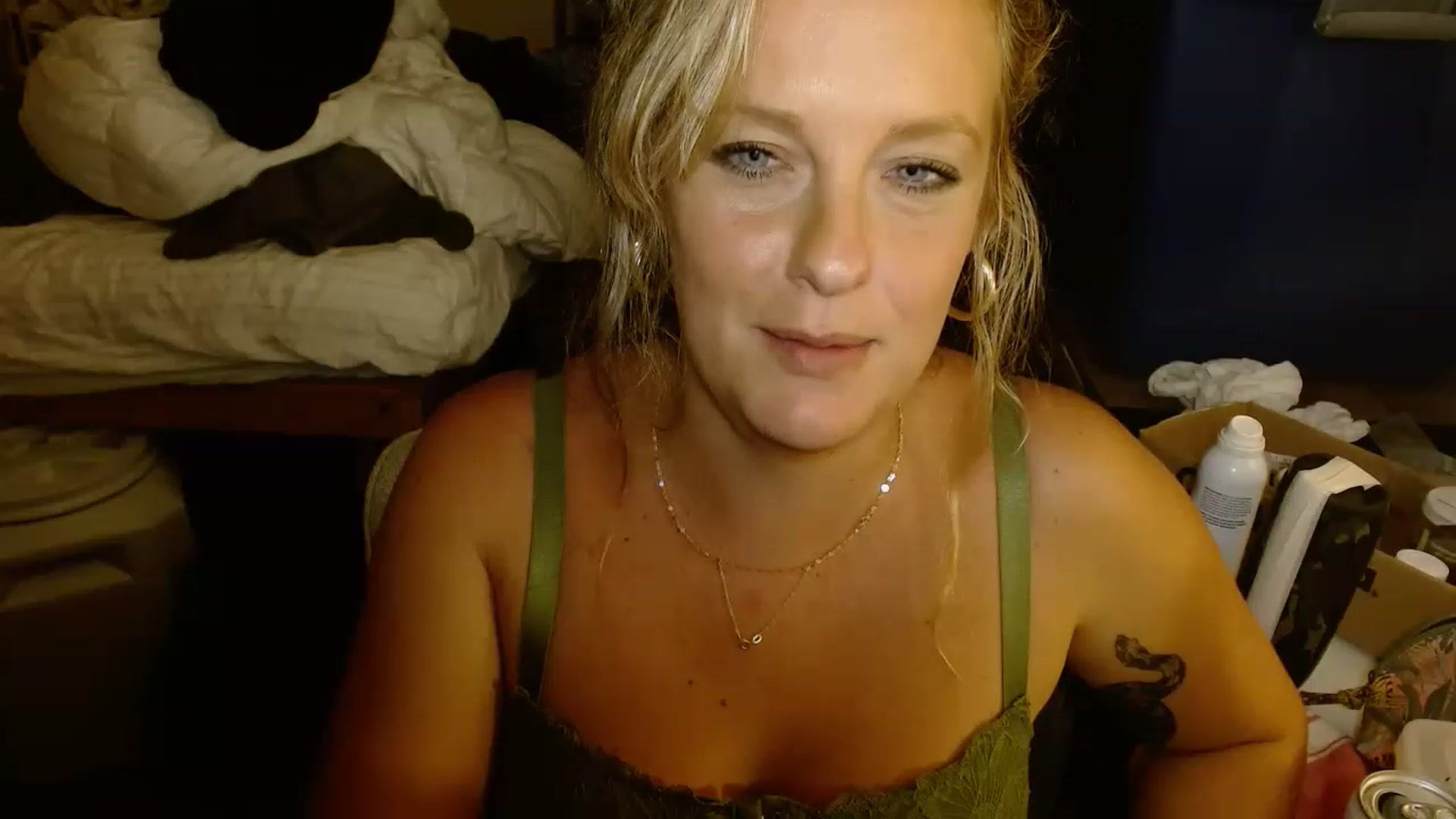Gallery image thumbnail from Ailia_'s myfreecams stream on, 11/16/2022, 07:47 image 16 of 20