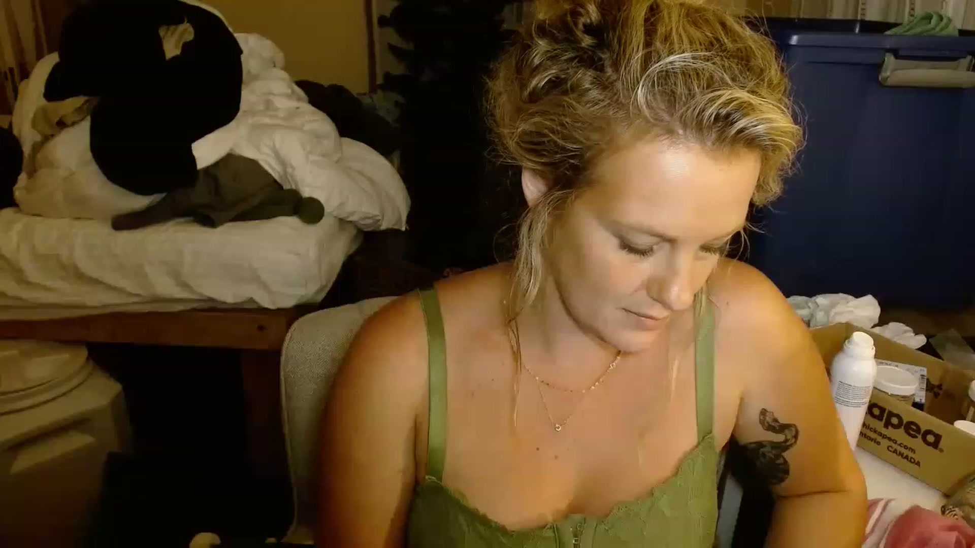Gallery image thumbnail from Ailia_'s myfreecams stream on, 11/16/2022, 08:03 image 6 of 20