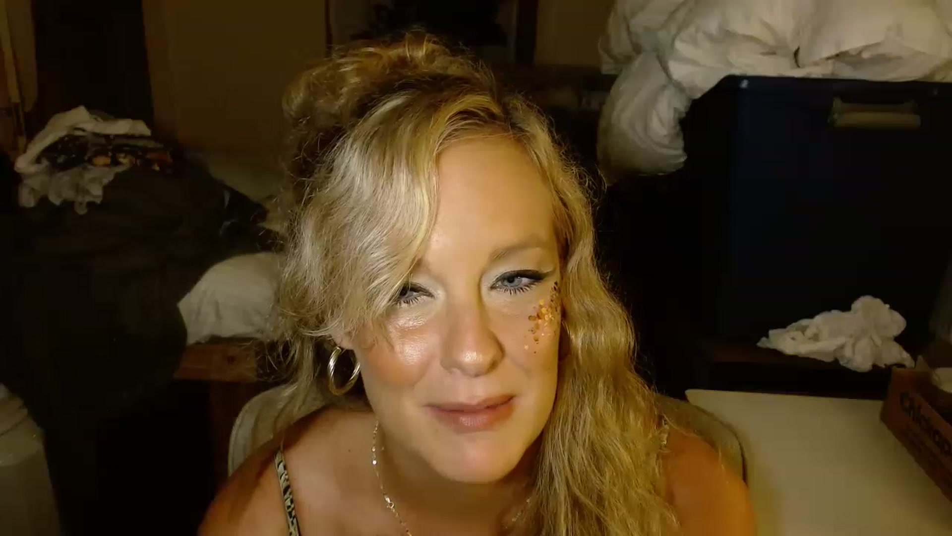 Gallery image thumbnail from Ailia_'s myfreecams stream on, 11/17/2022, 06:22 image 17 of 20