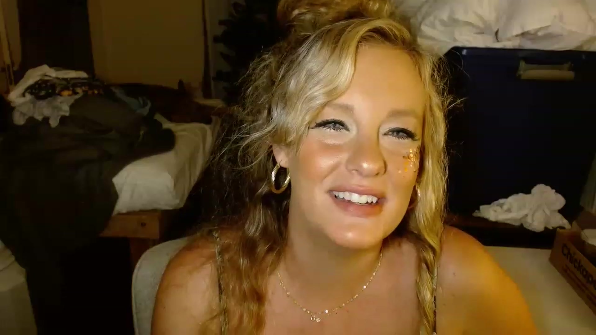 Gallery image thumbnail from Ailia_'s myfreecams stream on, 11/17/2022, 06:22 image 9 of 20