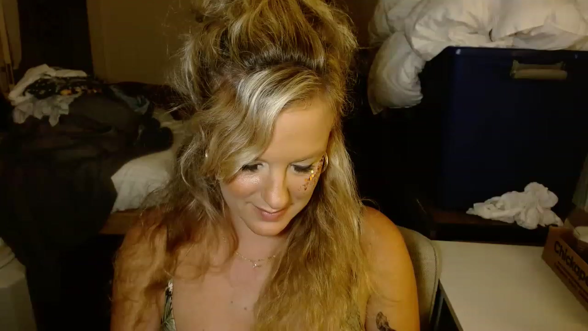 Gallery image thumbnail from Ailia_'s myfreecams stream on, 11/17/2022, 06:22 image 10 of 20