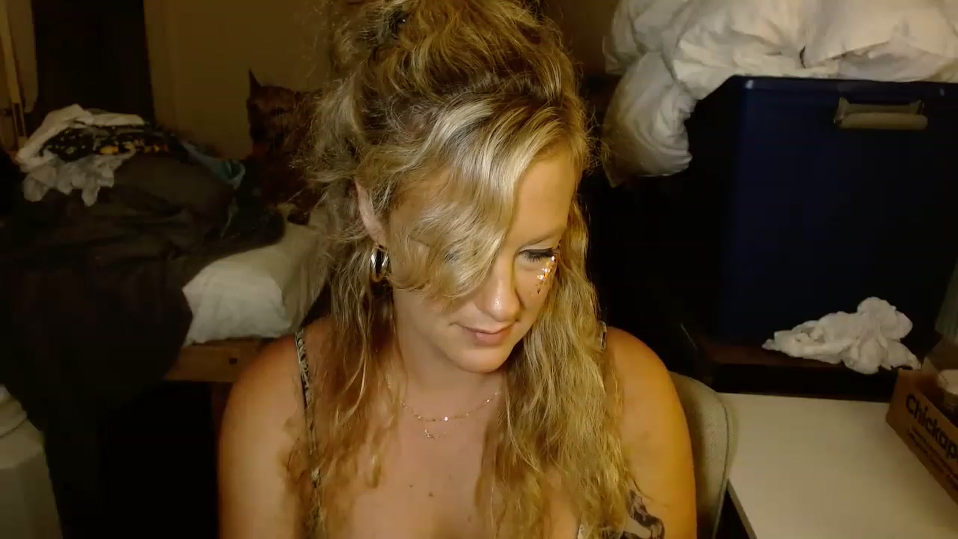 Gallery image thumbnail from Ailia_'s myfreecams stream on, 11/17/2022, 06:22 image 16 of 20