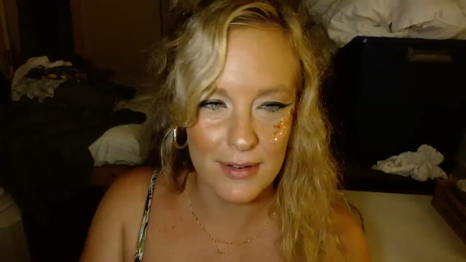 Gallery image thumbnail from Ailia_'s myfreecams stream on, 11/17/2022, 07:26 image 3 of 20