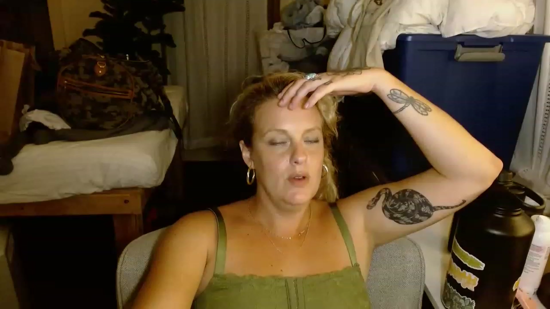 Gallery image thumbnail from Ailia_'s myfreecams stream on, 11/18/2022, 04:36 image 3 of 20