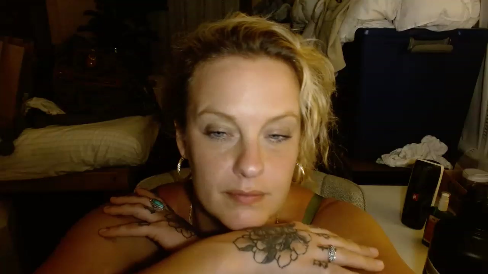 Gallery image thumbnail from Ailia_'s myfreecams stream on, 11/18/2022, 04:36 image 10 of 20