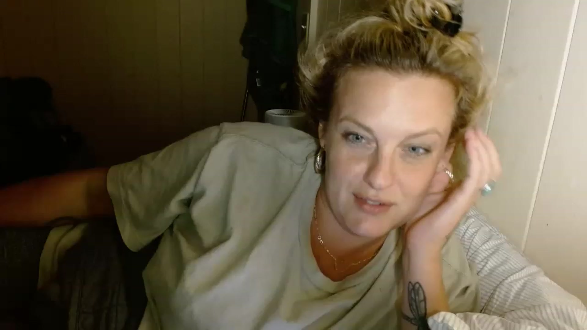 Gallery image thumbnail from Ailia_'s myfreecams stream on, 11/18/2022, 09:56 image 1 of 20