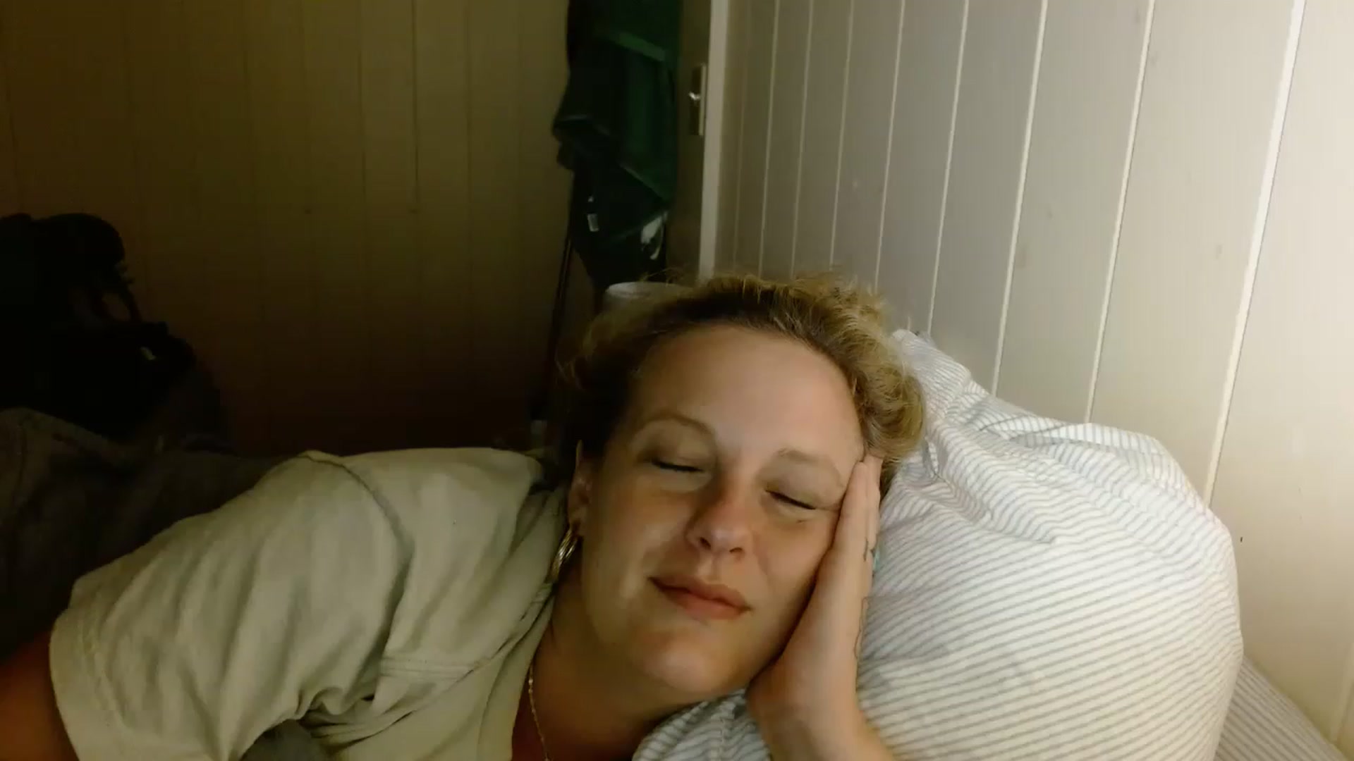 Gallery image thumbnail from Ailia_'s myfreecams stream on, 11/18/2022, 09:56 image 14 of 20