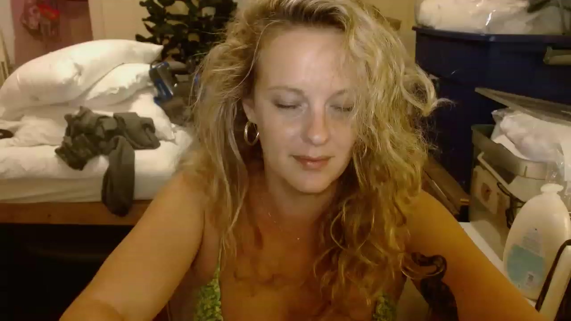Gallery image thumbnail from Ailia_'s myfreecams stream on, 11/21/2022, 08:02 image 12 of 20